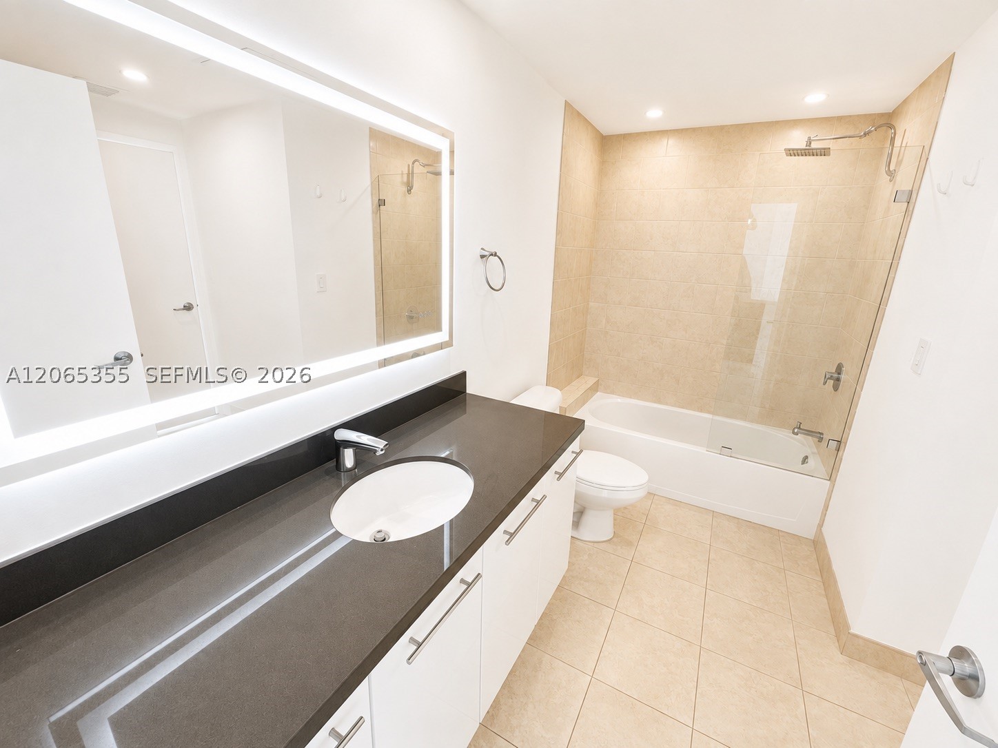 90 SW 3rd St #3106, Miami FL 33130