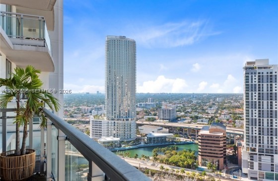 90 SW 3rd St #3106, Miami FL 33130
