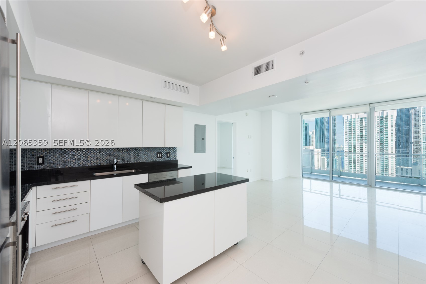 92 SW 3rd Street #2812, Miami FL 33130