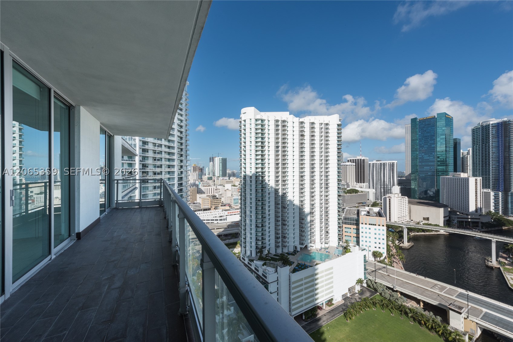 92 SW 3rd Street #2812, Miami FL 33130