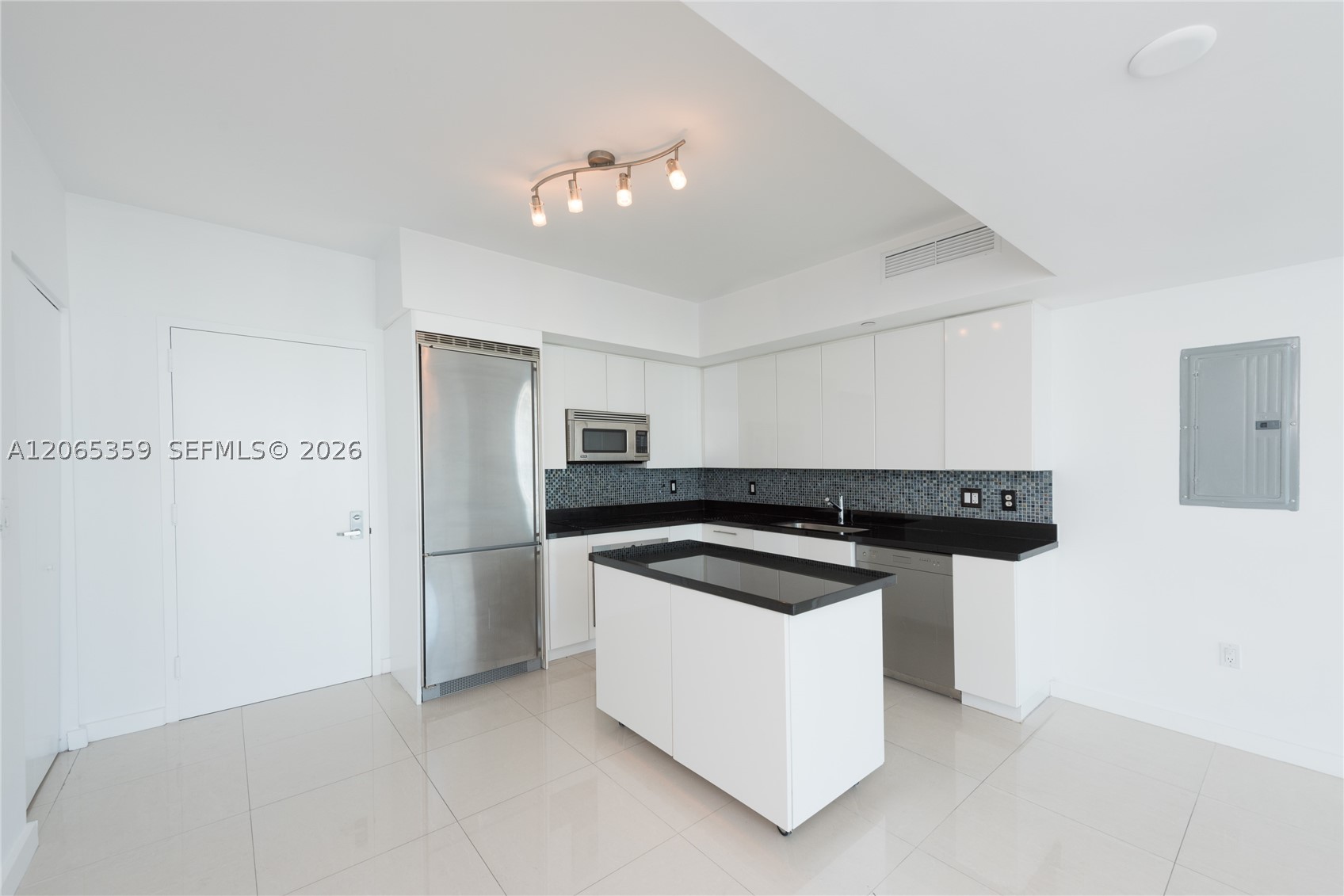 92 SW 3rd Street #2812, Miami FL 33130