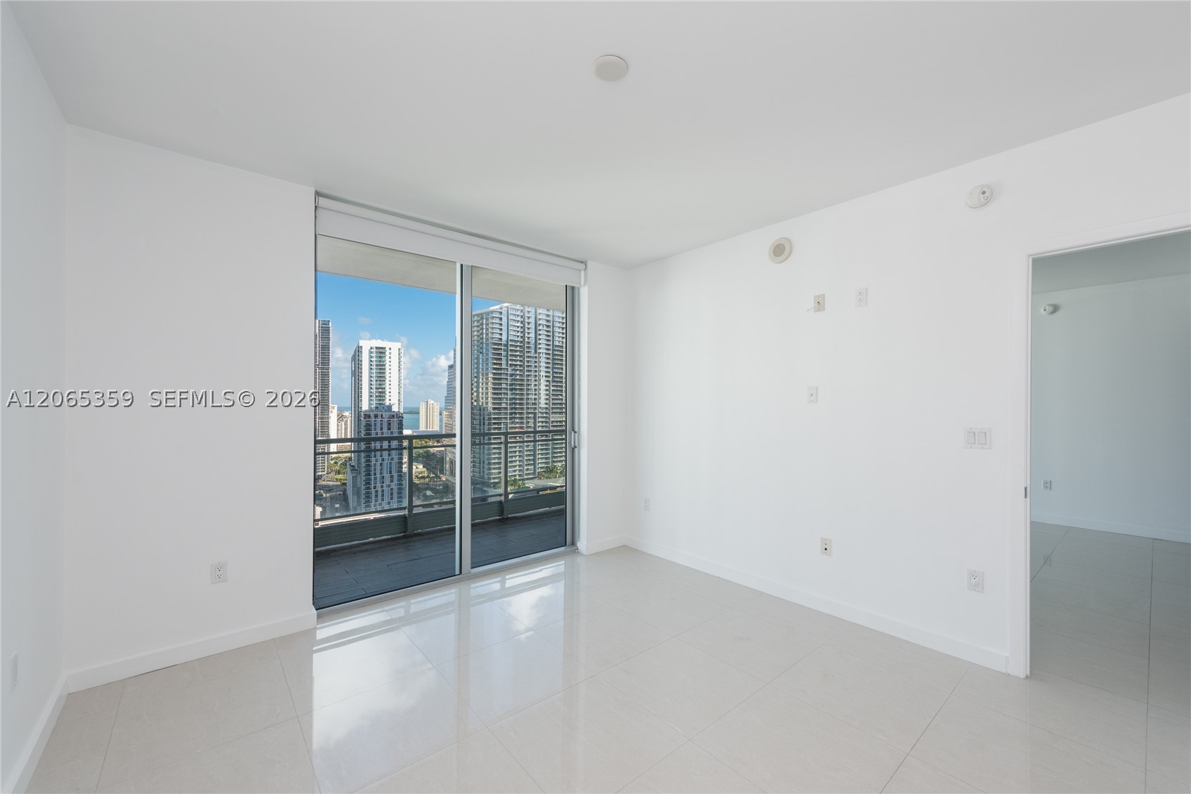 92 SW 3rd Street #2812, Miami FL 33130