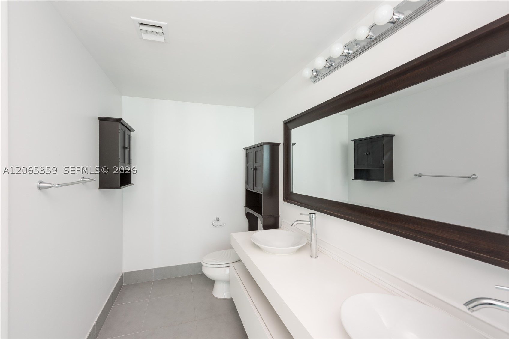 92 SW 3rd Street #2812, Miami FL 33130
