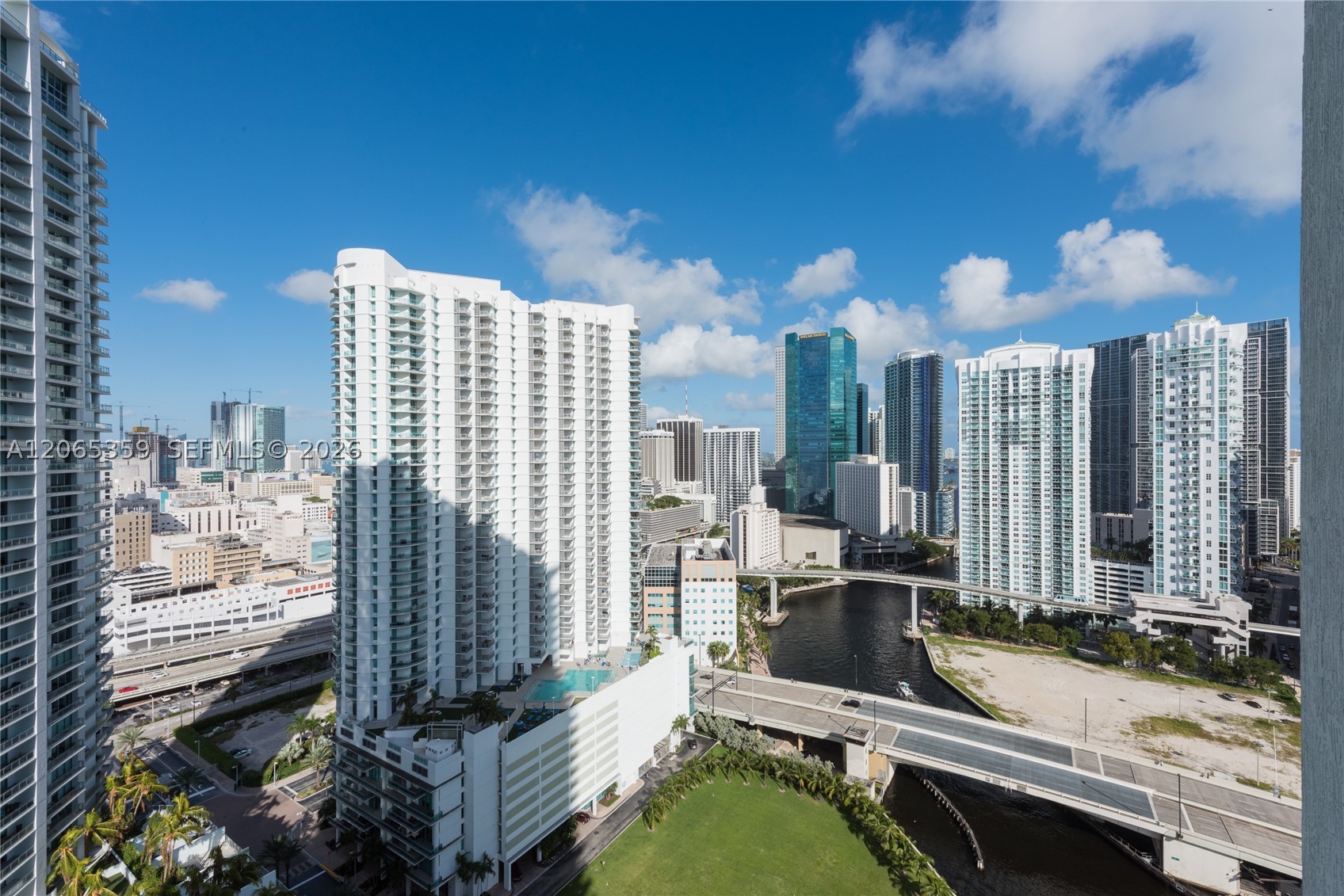 92 SW 3rd Street #2812, Miami FL 33130