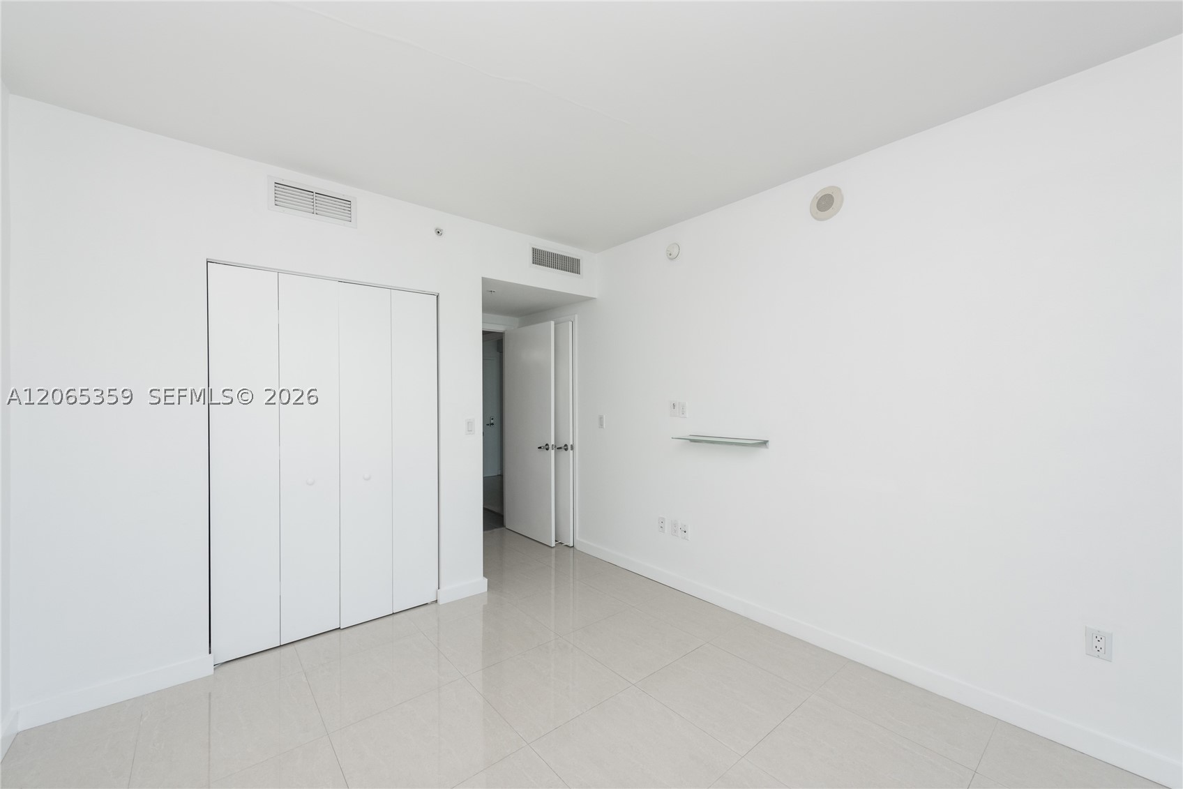92 SW 3rd Street #2812, Miami FL 33130
