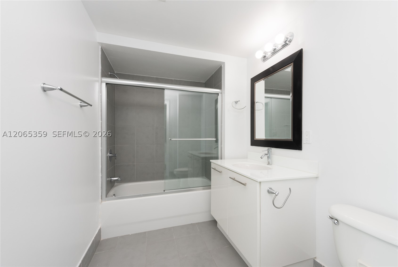 92 SW 3rd Street #2812, Miami FL 33130