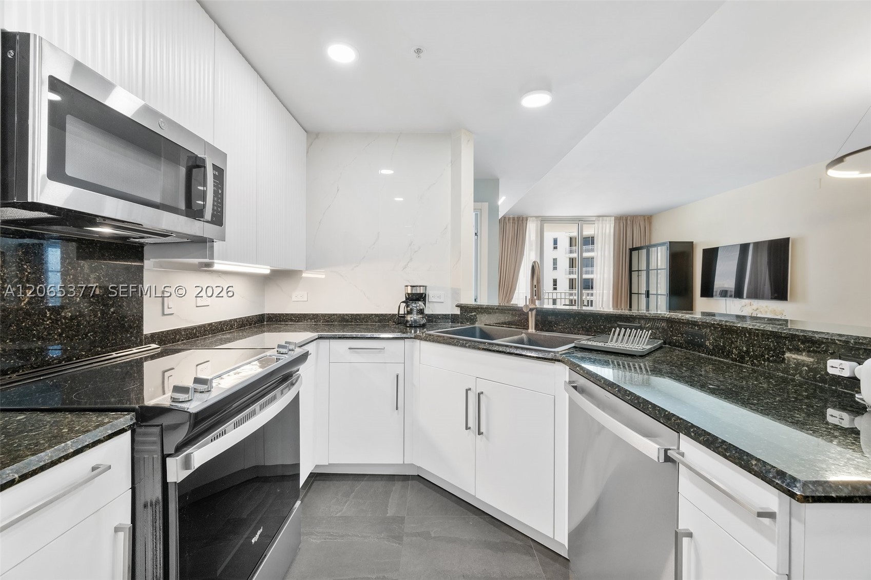 801 Brickell Key Blvd #1805, Miami FL 33131