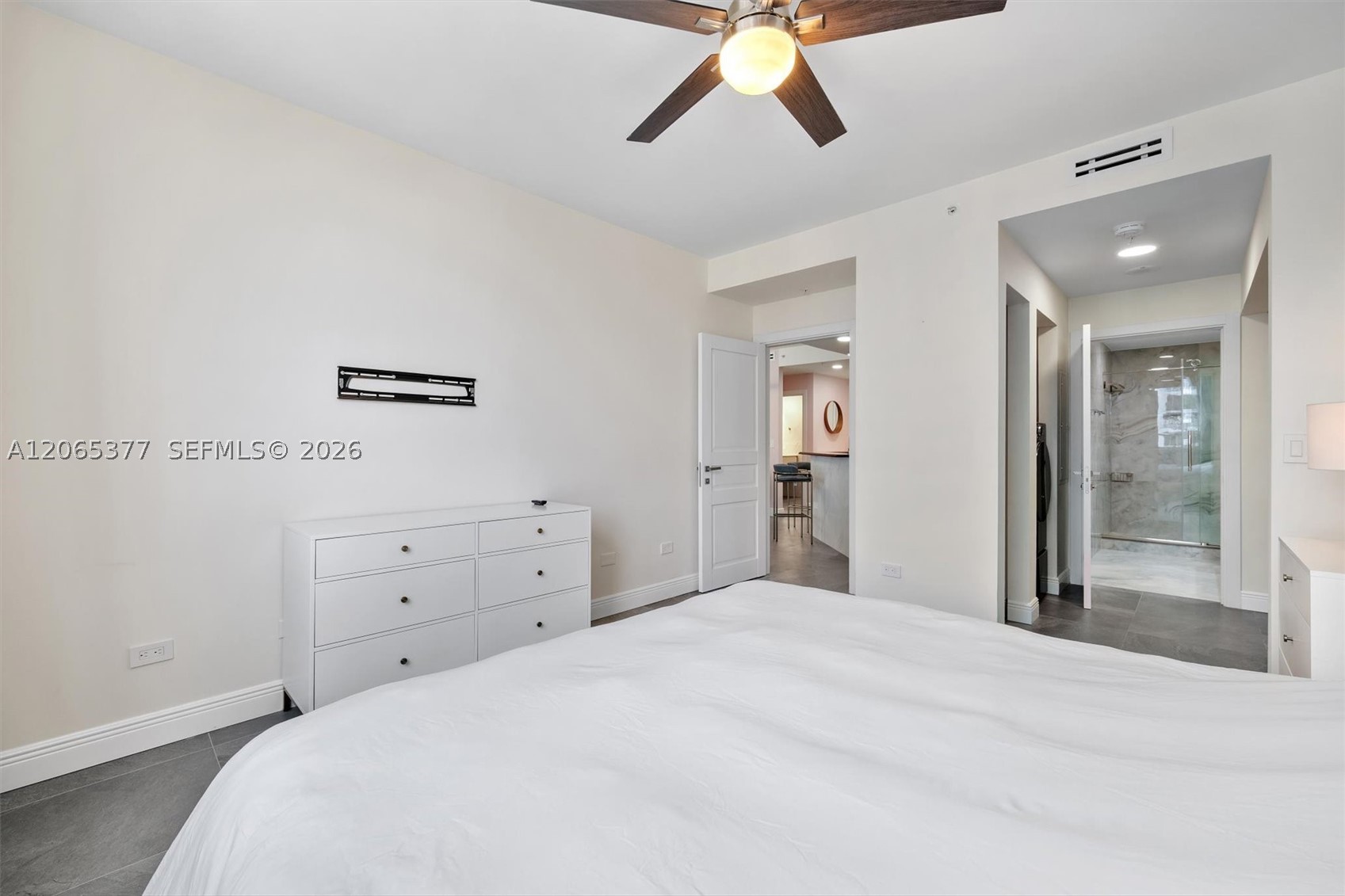 801 Brickell Key Blvd #1805, Miami FL 33131