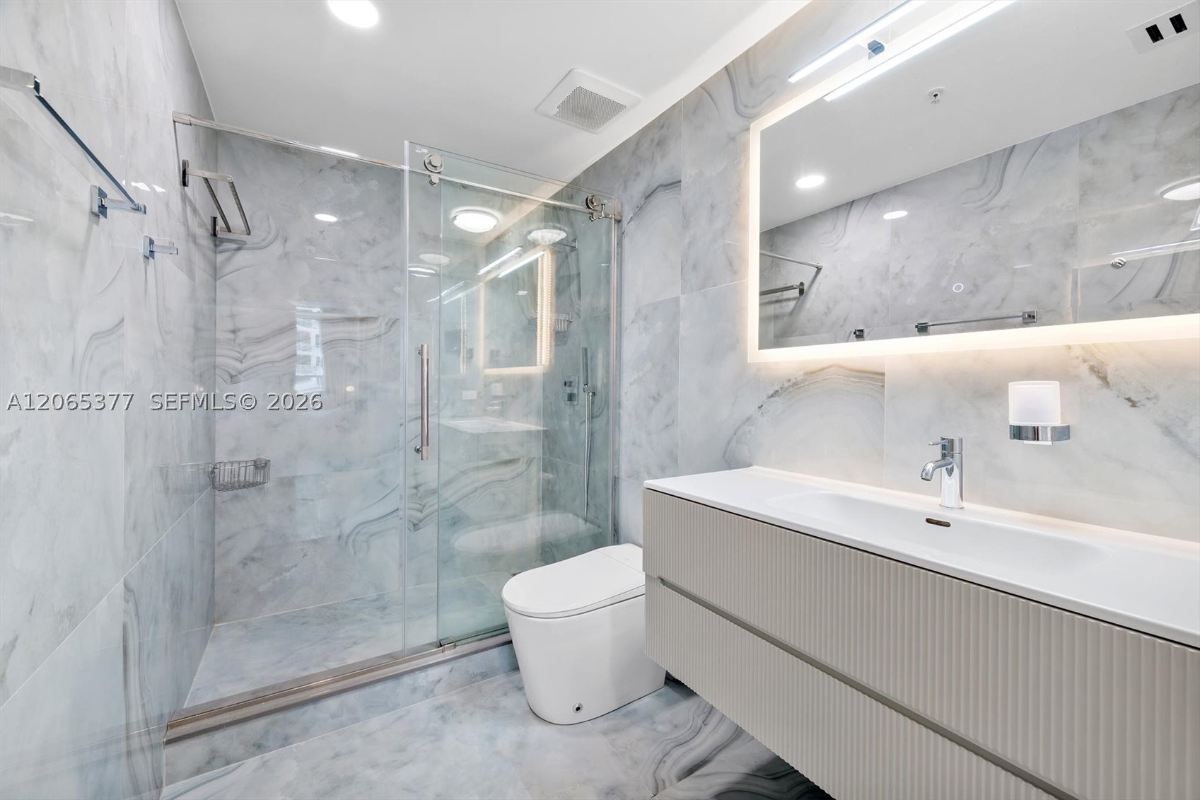 801 Brickell Key Blvd #1805, Miami FL 33131