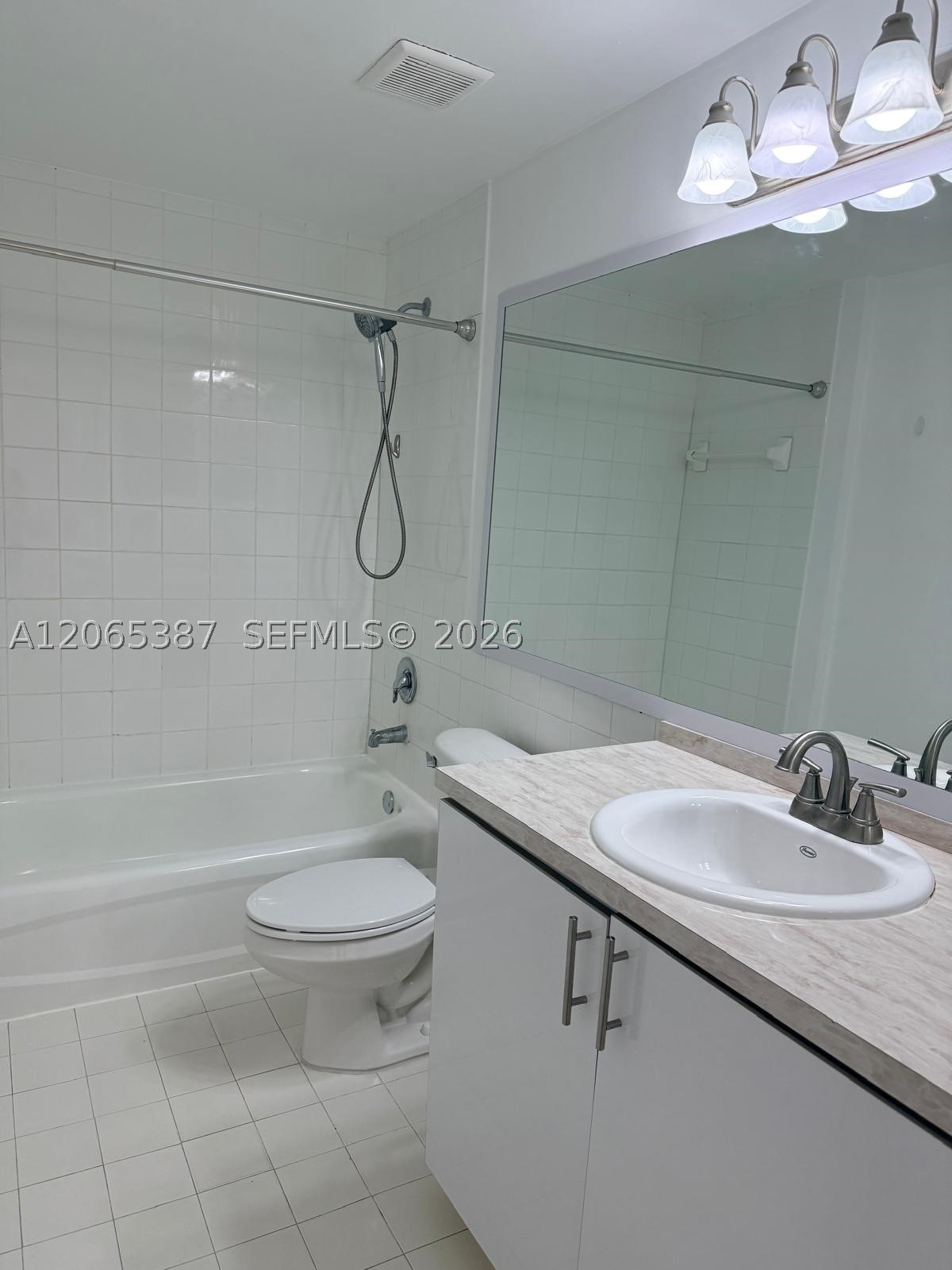 5091 NW 7th St #1009, Miami FL 33126