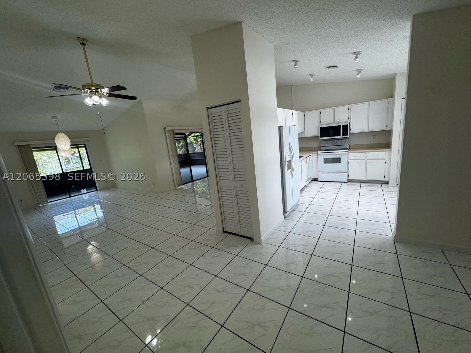 8848 NW 76th Ct, Tamarac FL 33321