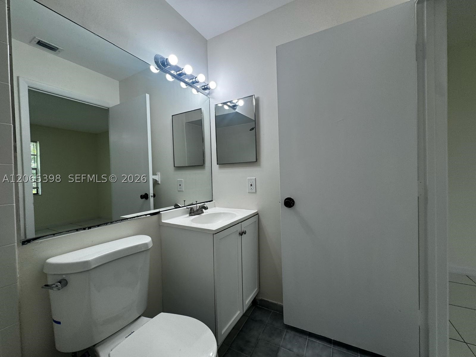 8848 NW 76th Ct, Tamarac FL 33321