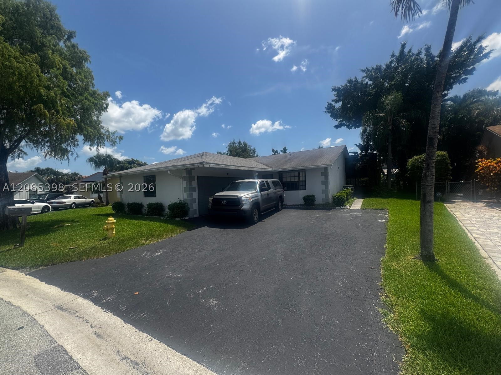8848 NW 76th Ct, Tamarac FL 33321