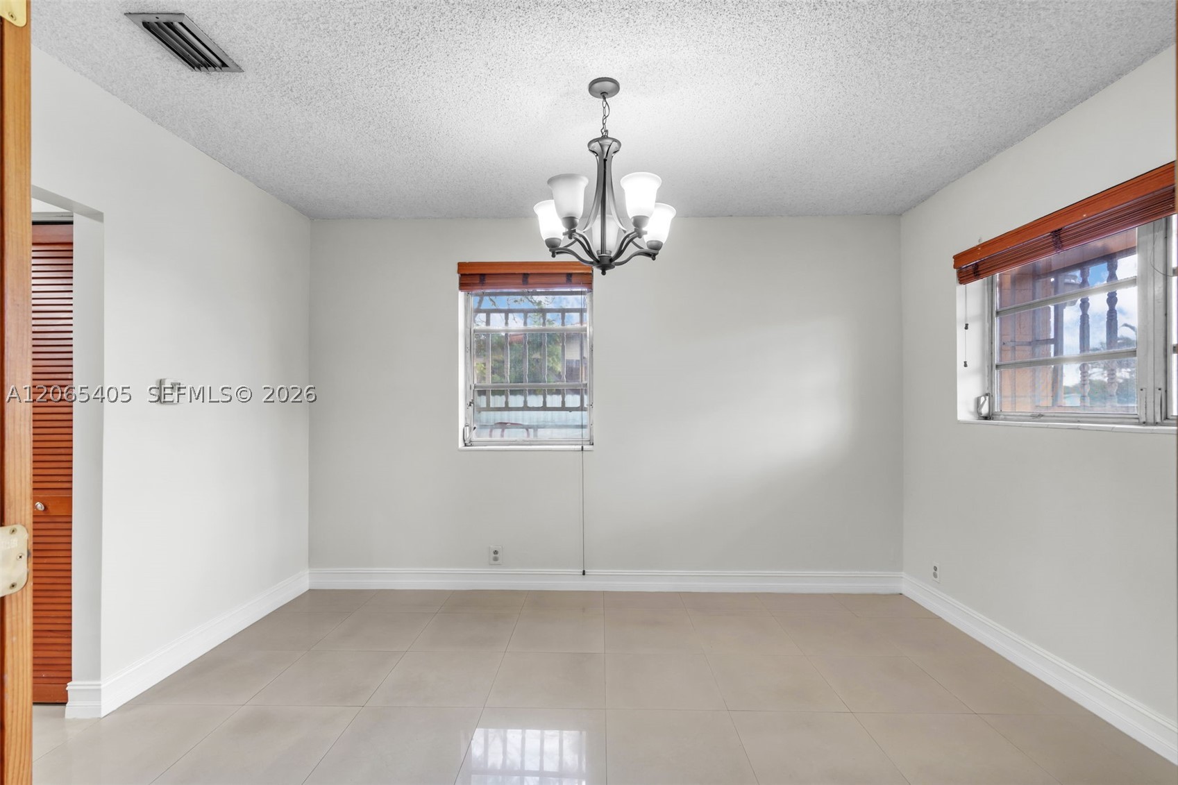 5560 W 6th Ave, Hialeah FL 33012
