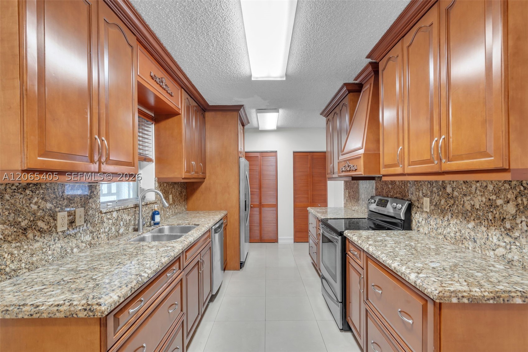 5560 W 6th Ave, Hialeah FL 33012
