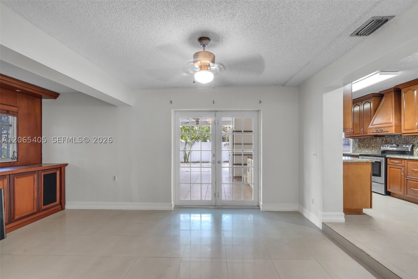 5560 W 6th Ave, Hialeah FL 33012
