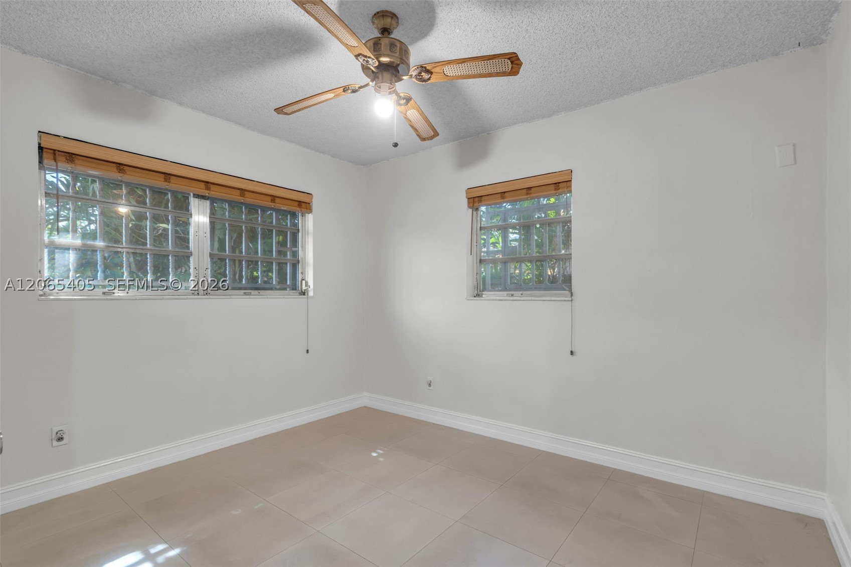 5560 W 6th Ave, Hialeah FL 33012