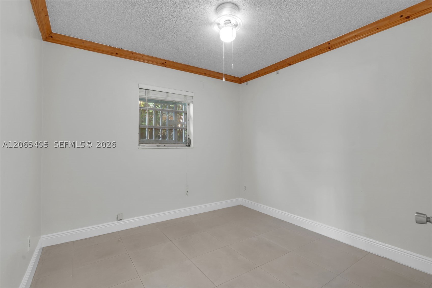 5560 W 6th Ave, Hialeah FL 33012