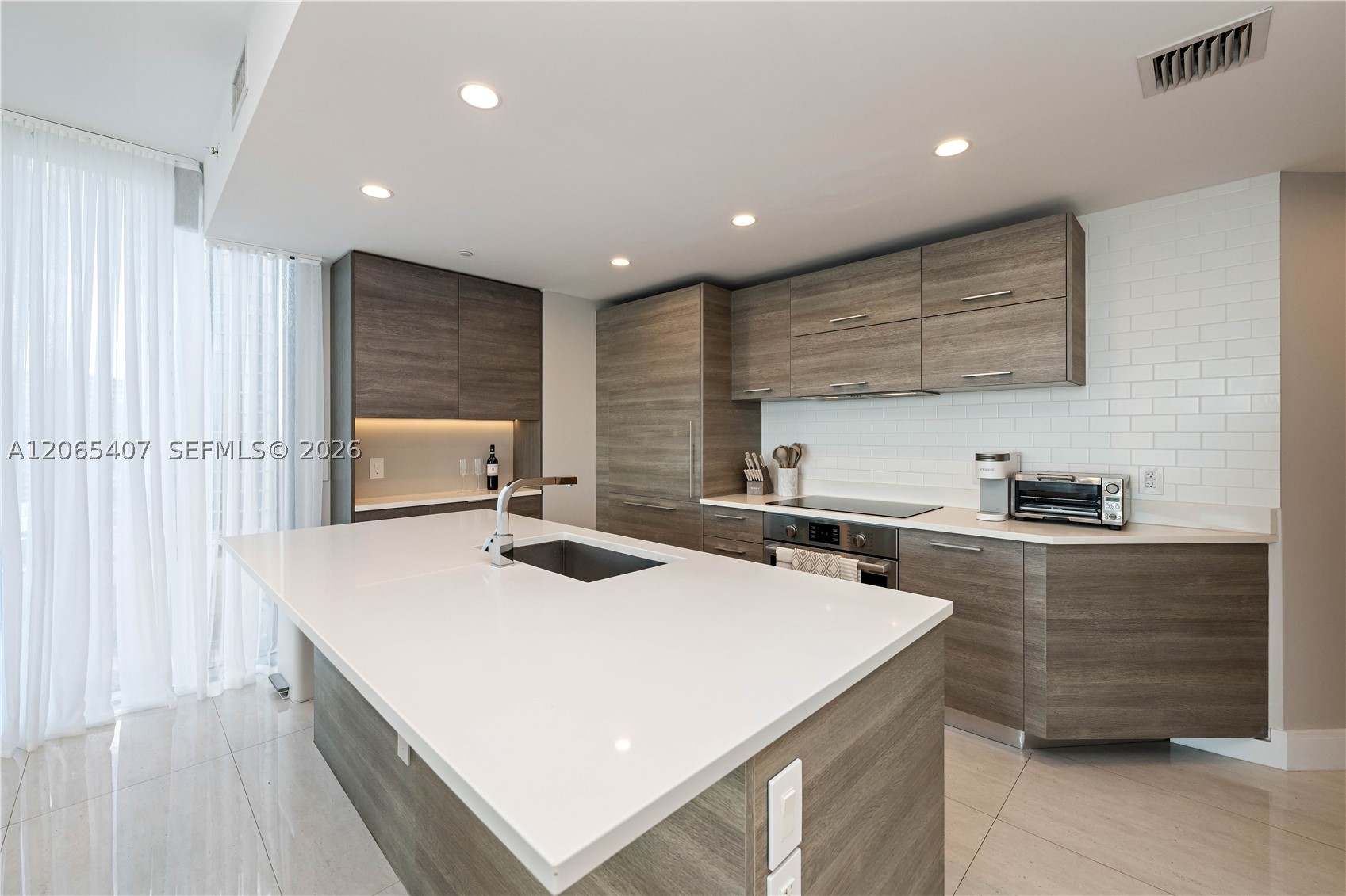 650 NE 32nd St #1501, Miami FL 33137