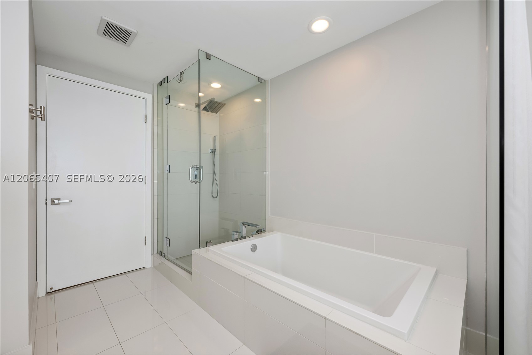 650 NE 32nd St #1501, Miami FL 33137
