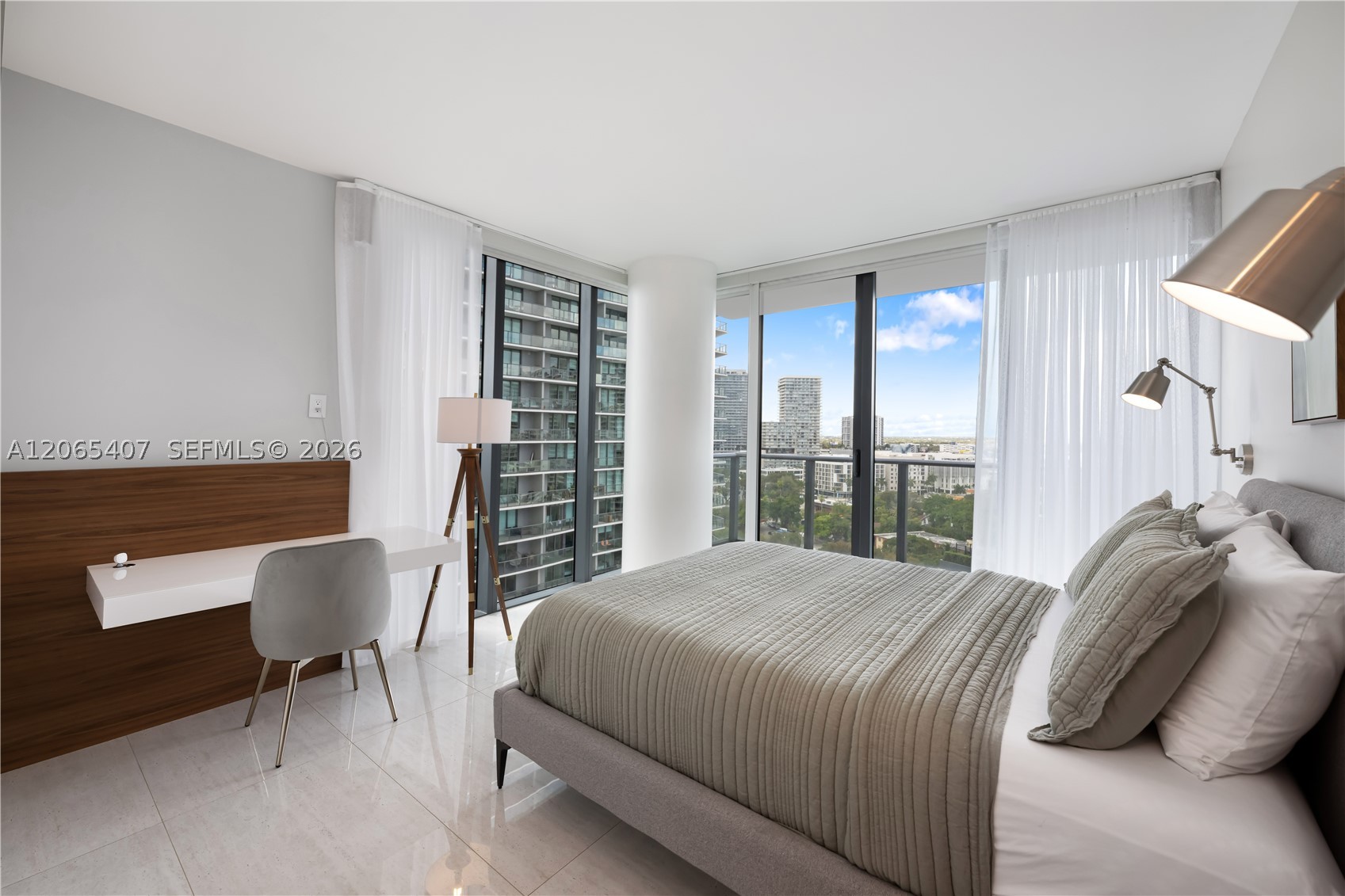 650 NE 32nd St #1501, Miami FL 33137