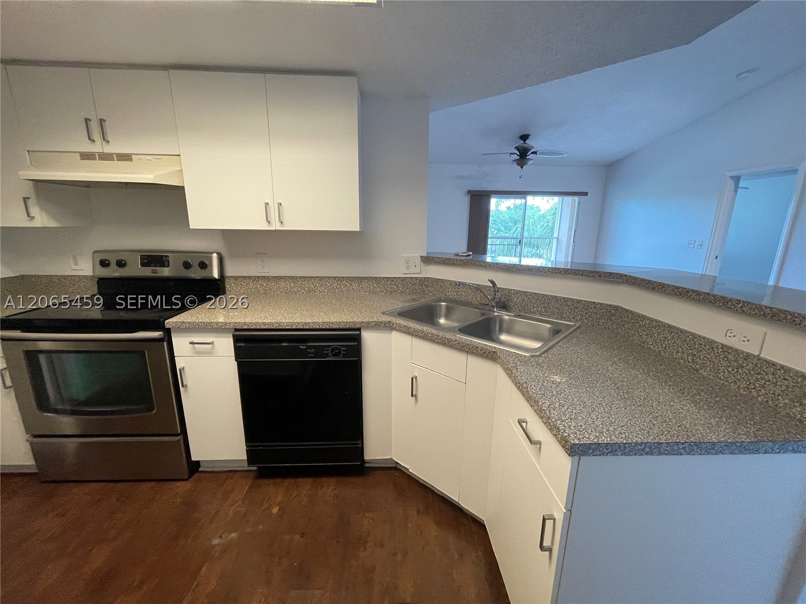 5025 Wiles Rd #303, Coconut Creek FL 33073
