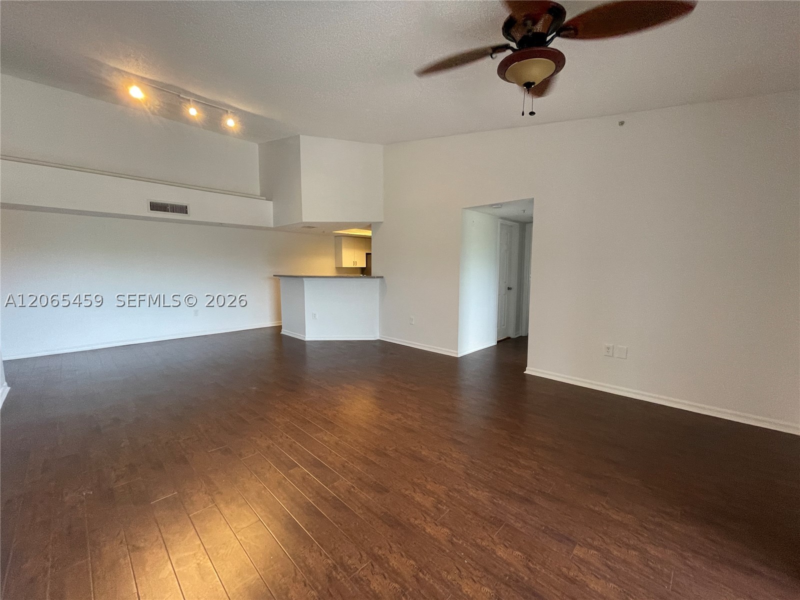 5025 Wiles Rd #303, Coconut Creek FL 33073