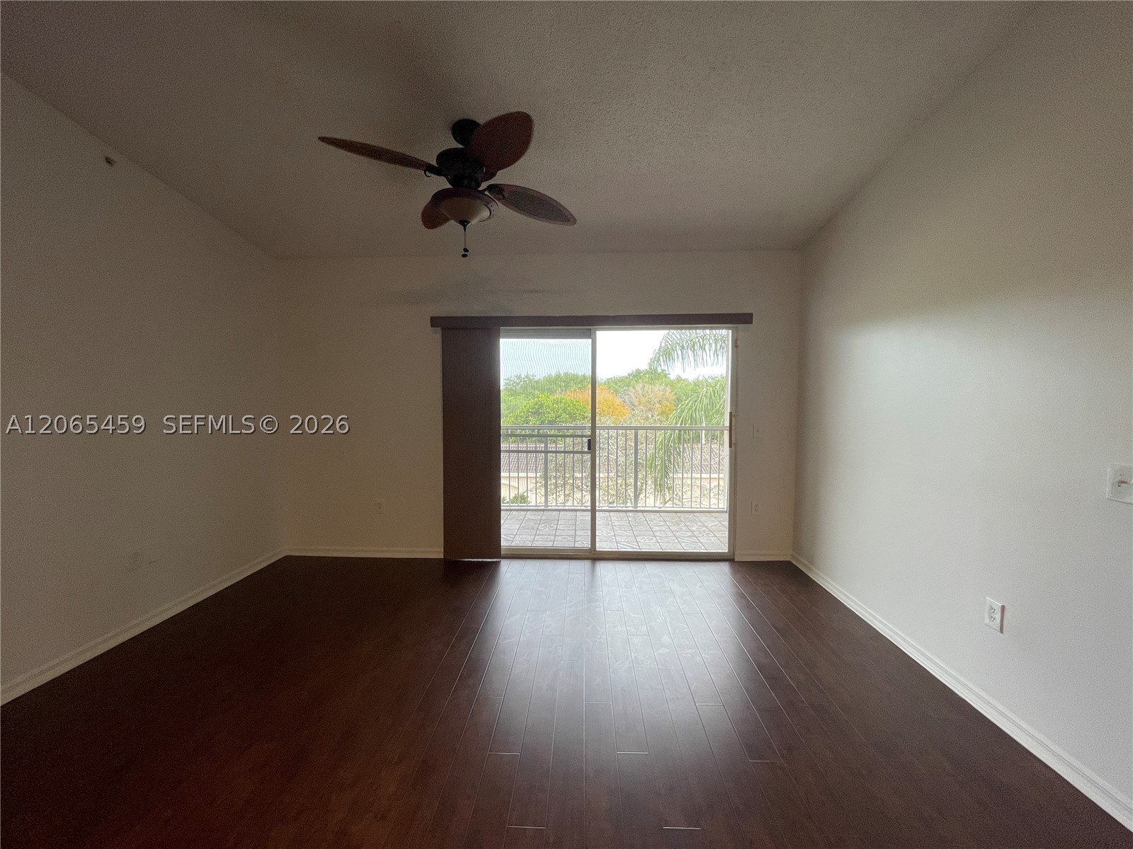 5025 Wiles Rd #303, Coconut Creek FL 33073