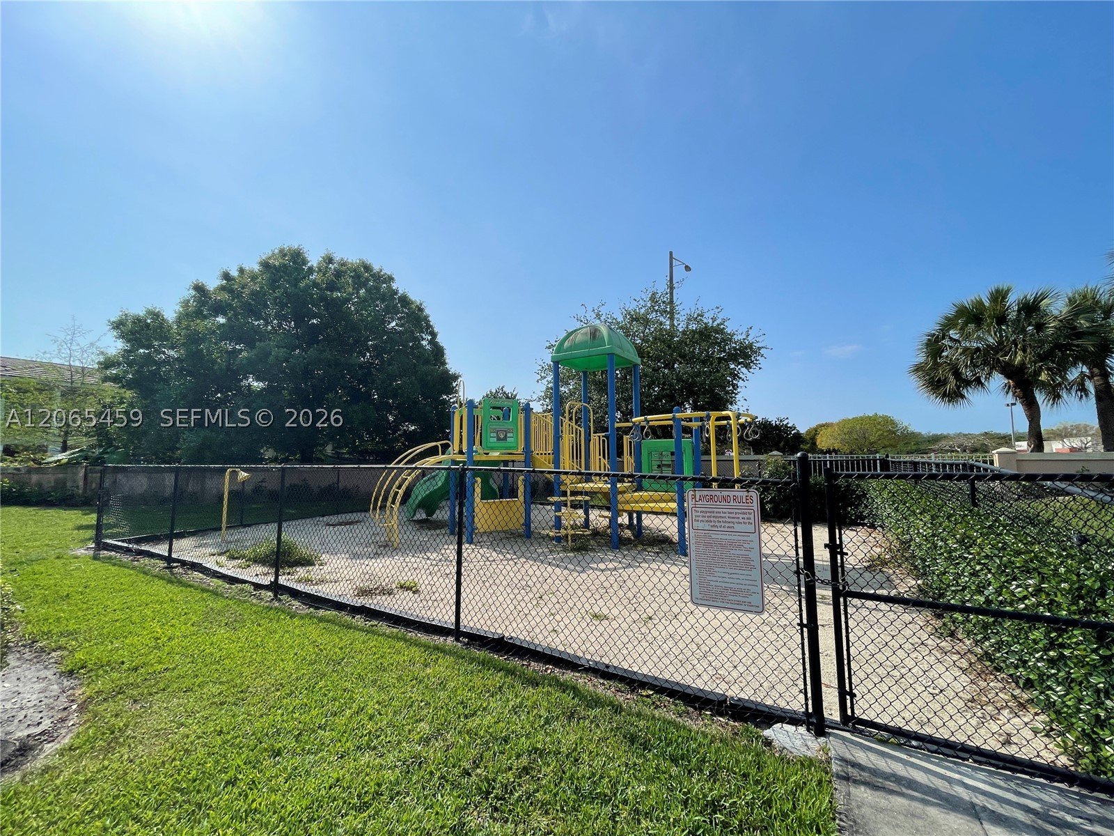 5025 Wiles Rd #303, Coconut Creek FL 33073