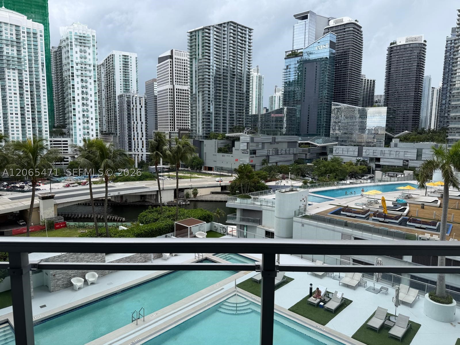 90 SW 3rd St #1416, Miami FL 33130