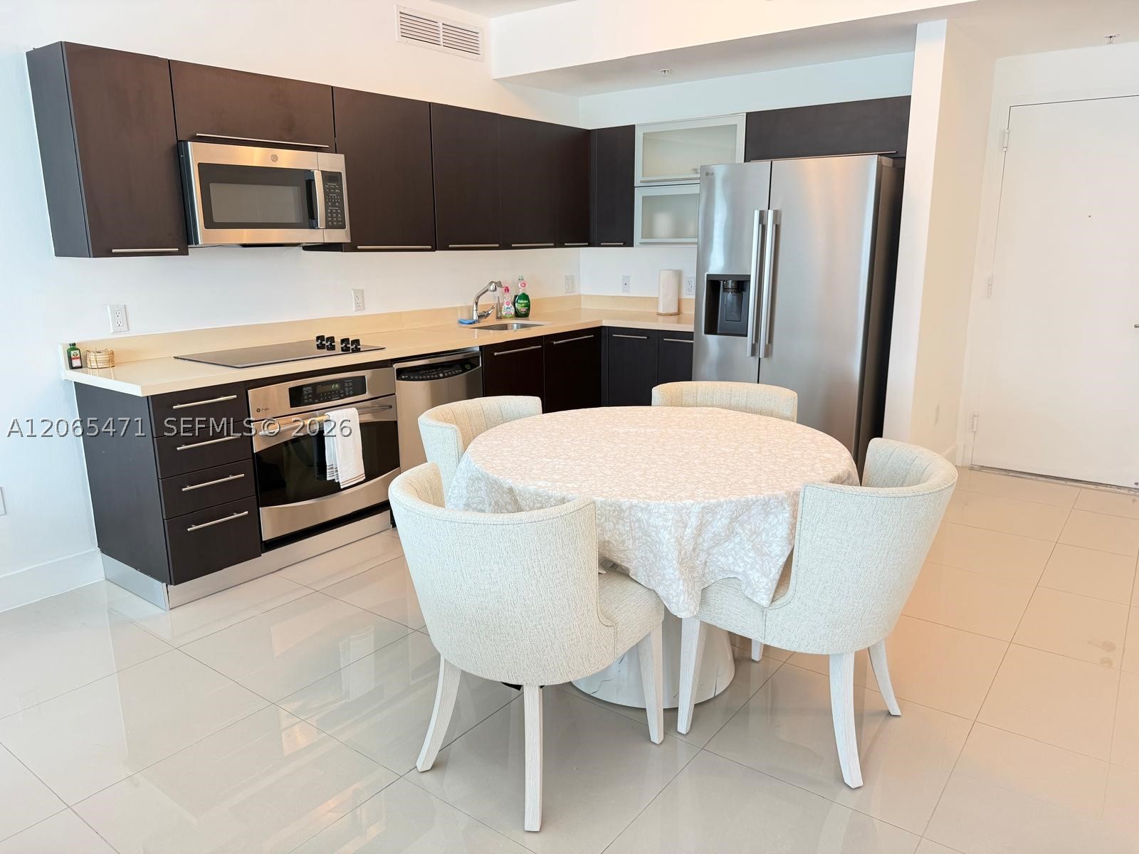 90 SW 3rd St #1416, Miami FL 33130
