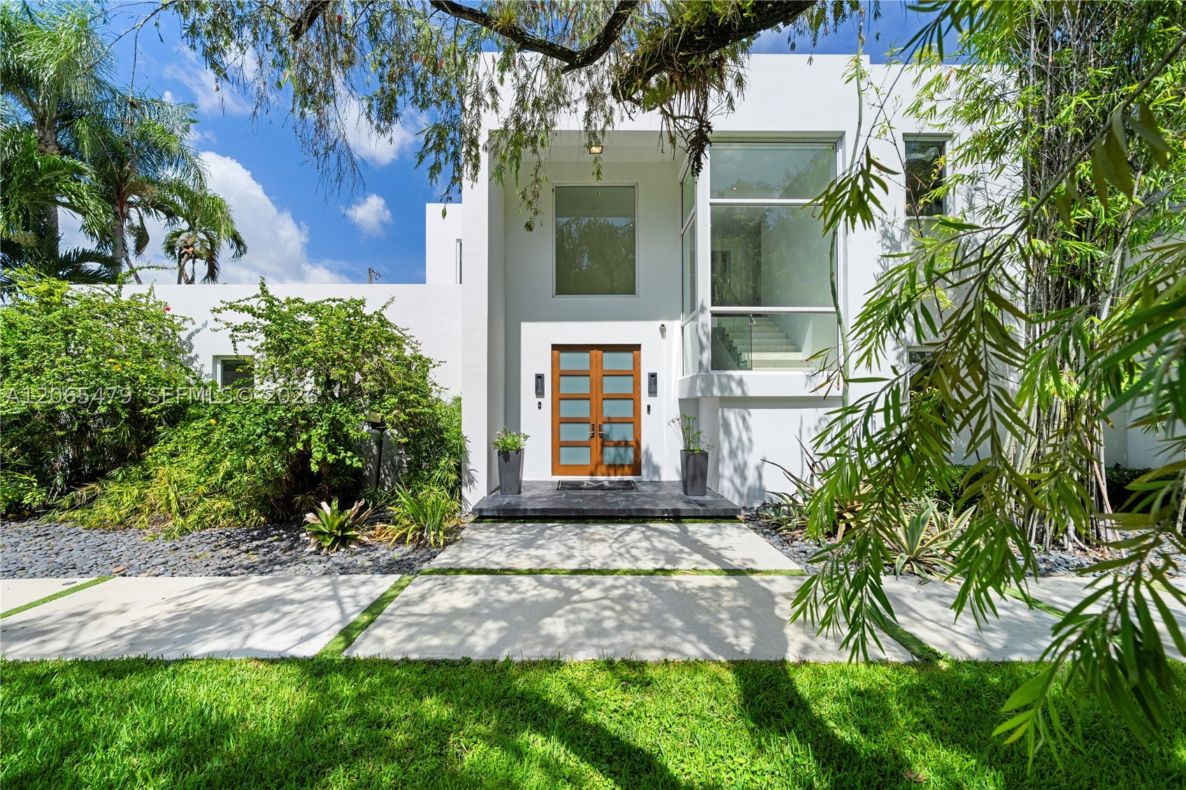 7930 SW 52nd Ct, Miami FL 33143