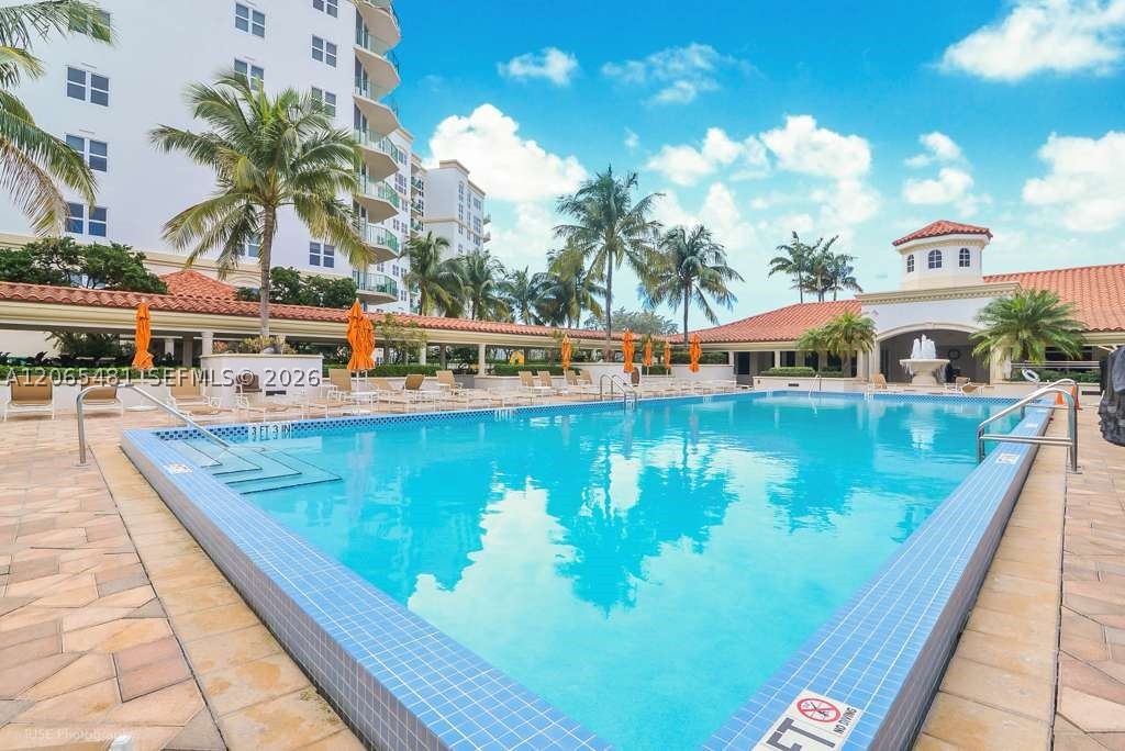 20000 E Country Club Dr #612, Aventura FL 33180