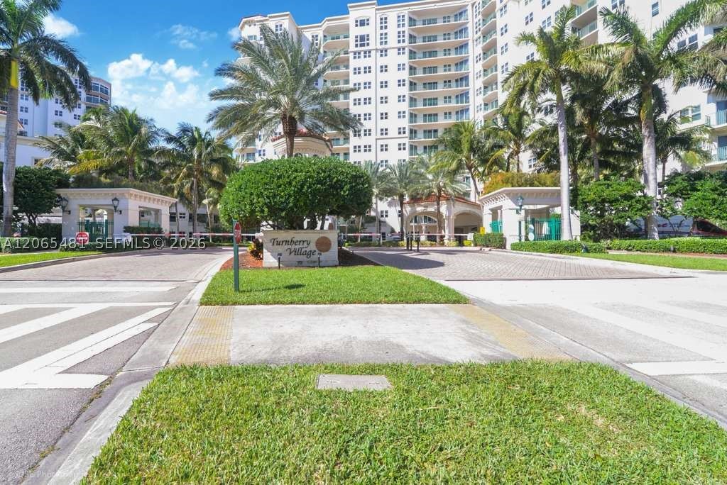 20000 E Country Club Dr #612, Aventura FL 33180