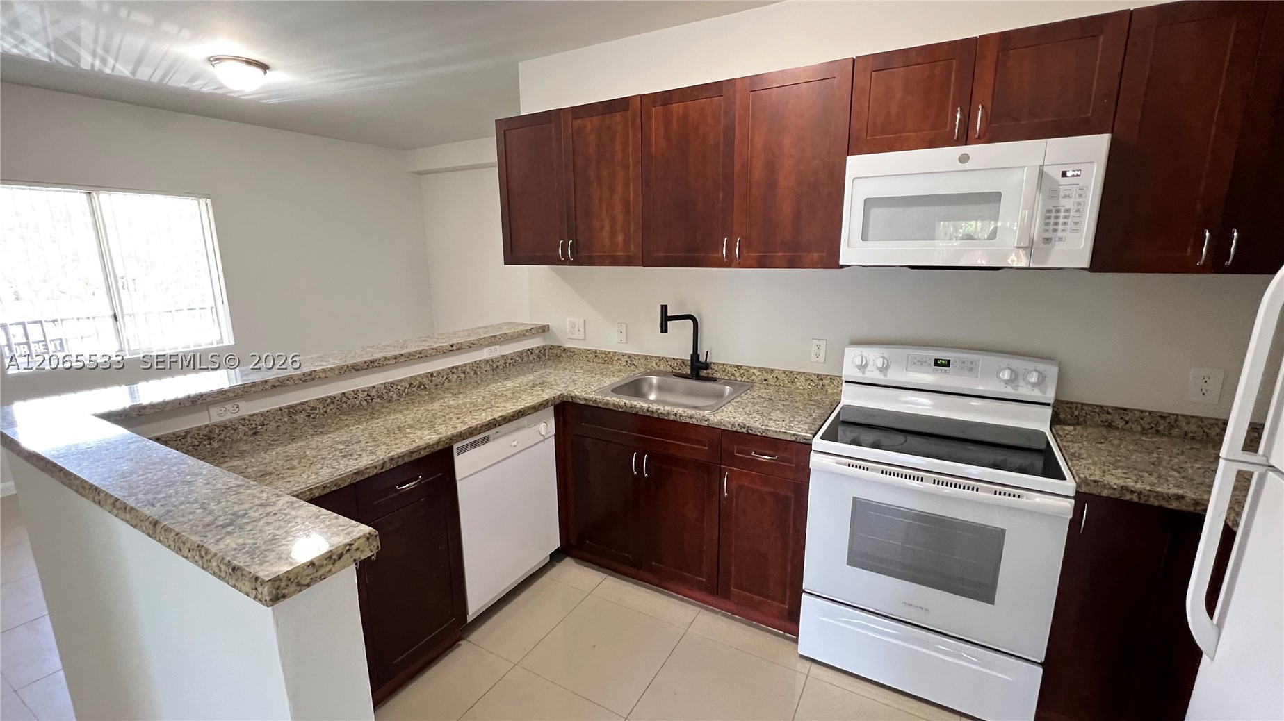 909 SW 15 AV #1, Miami FL 33135
