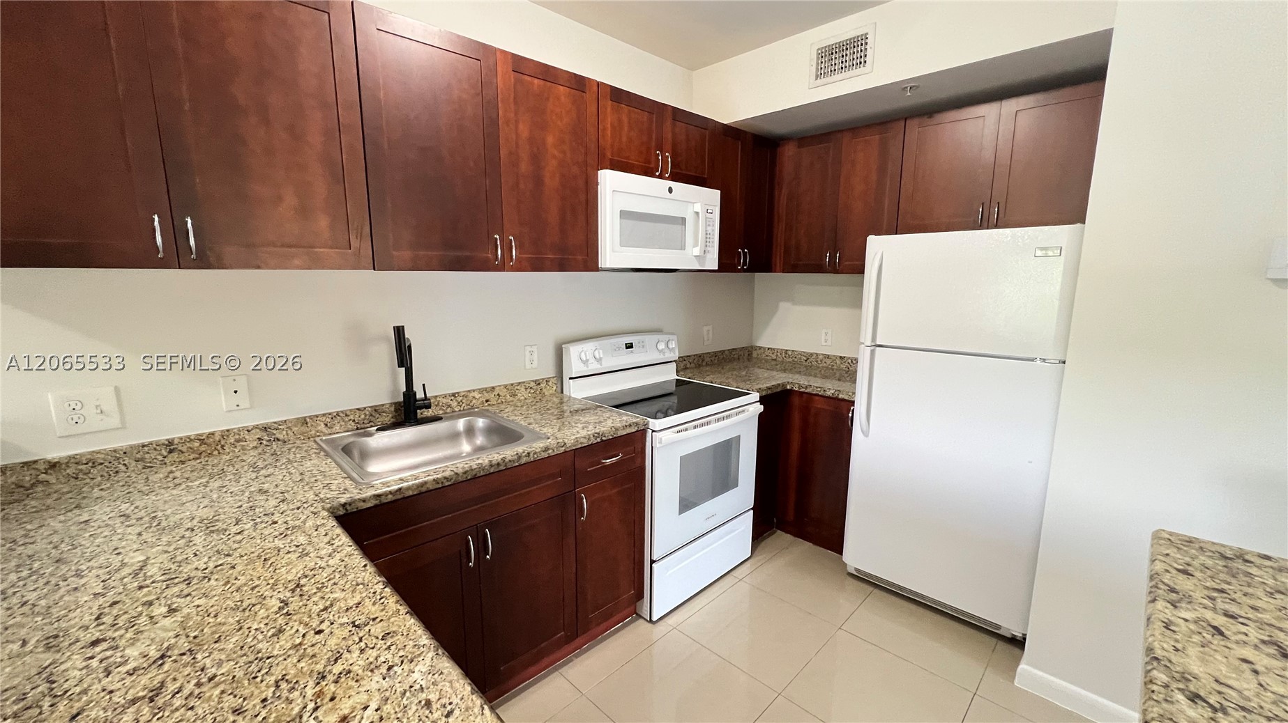 909 SW 15 AV #1, Miami FL 33135