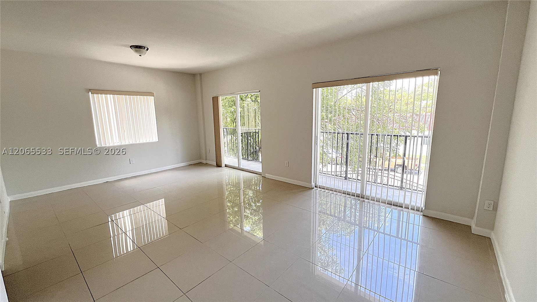 909 SW 15 AV #1, Miami FL 33135
