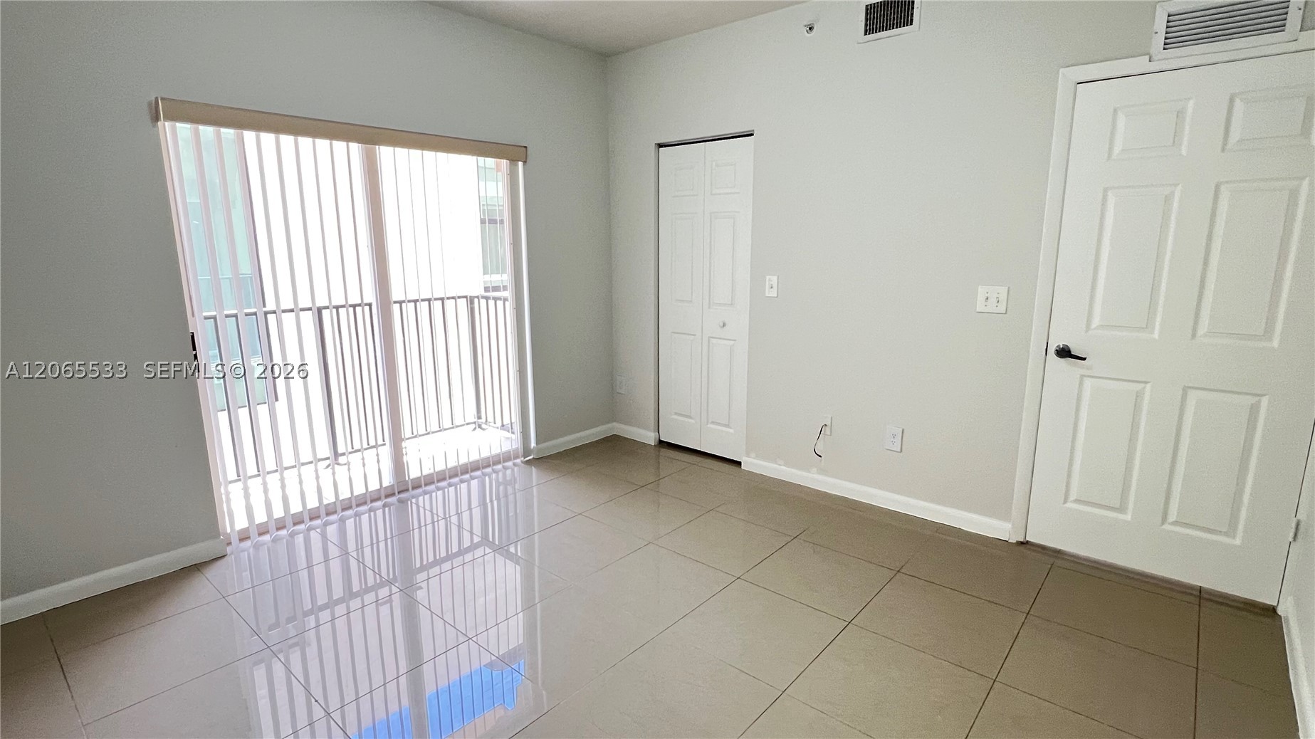 909 SW 15 AV #1, Miami FL 33135