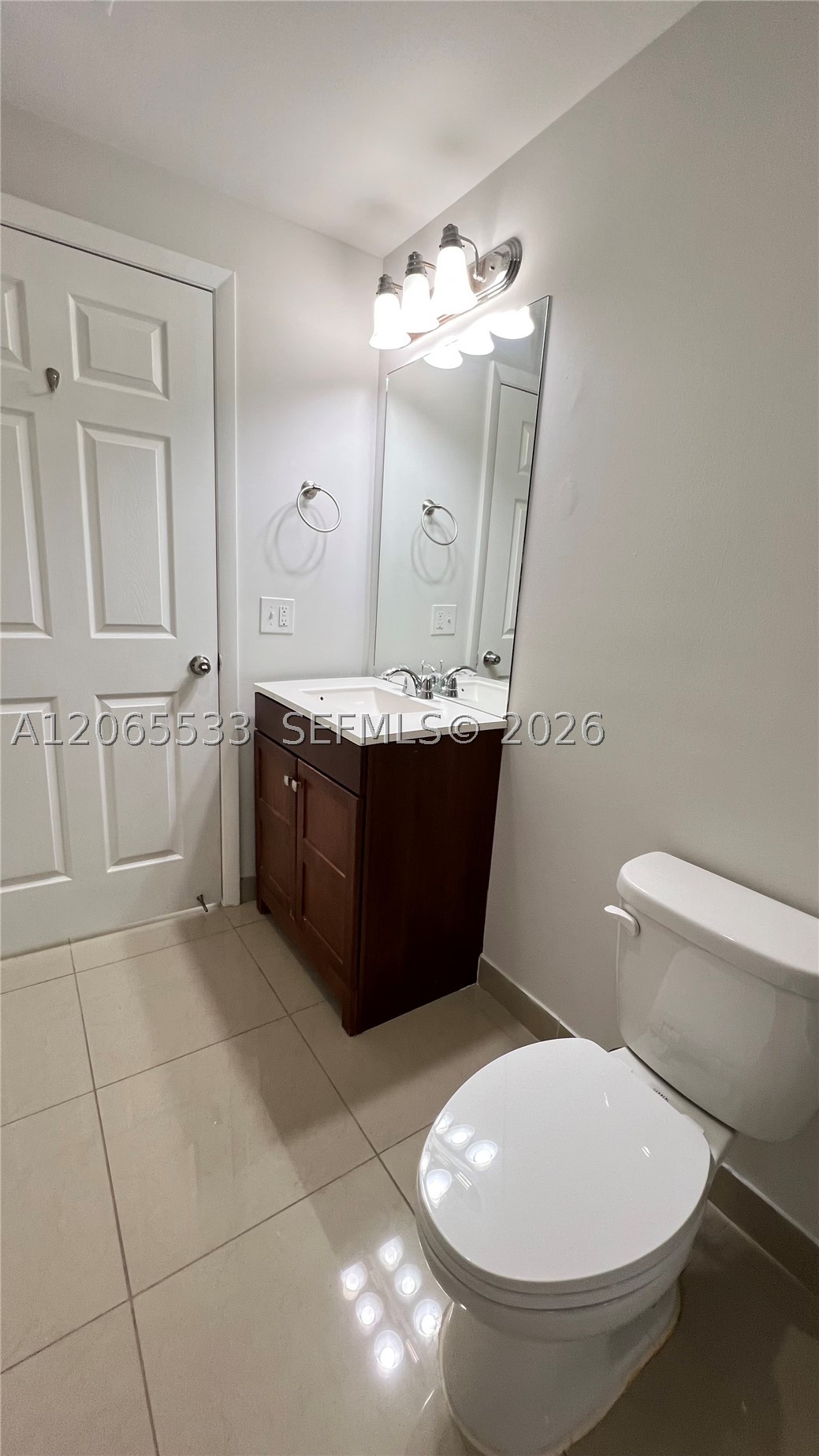 909 SW 15 AV #1, Miami FL 33135