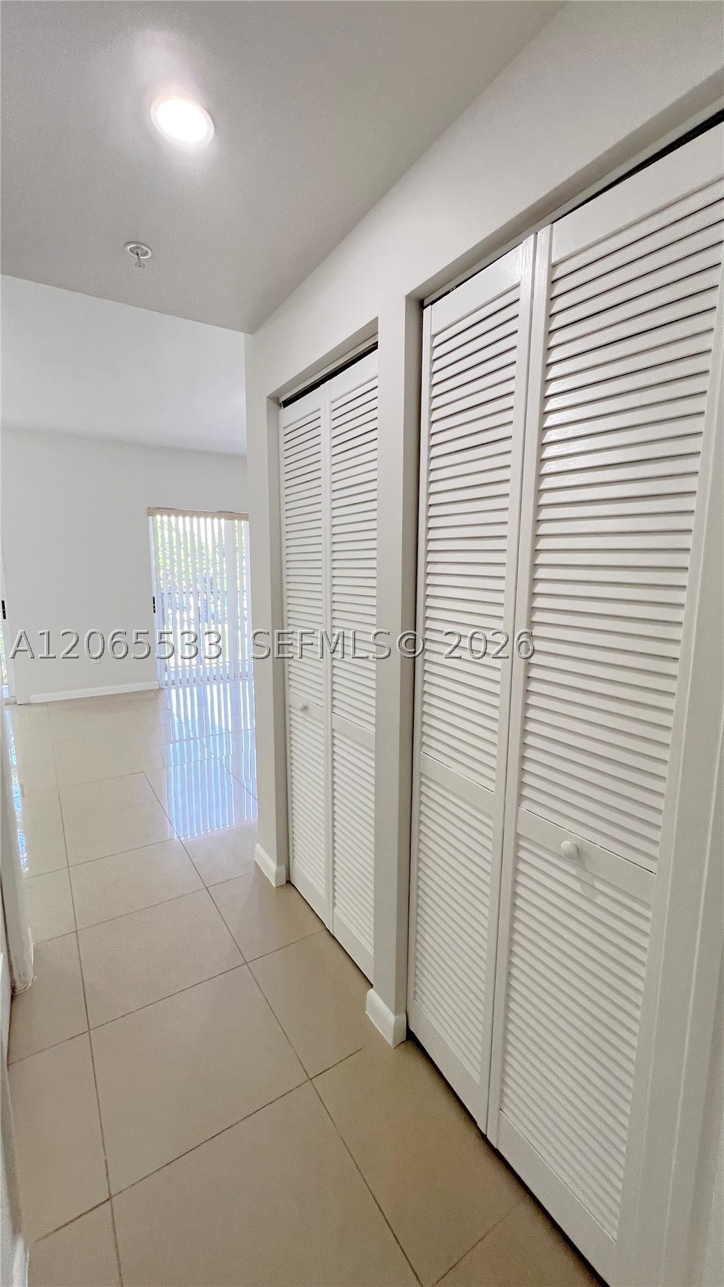 909 SW 15 AV #1, Miami FL 33135