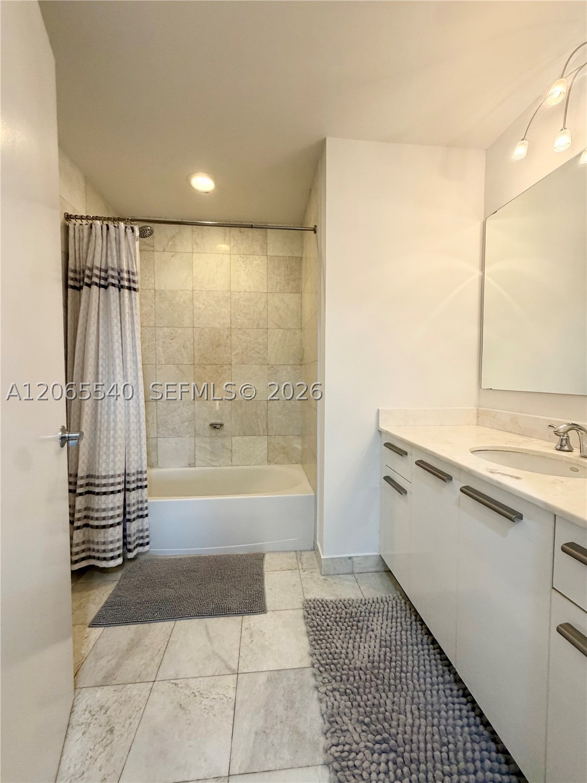 1050 Brickell Ave #206, Miami FL 33131