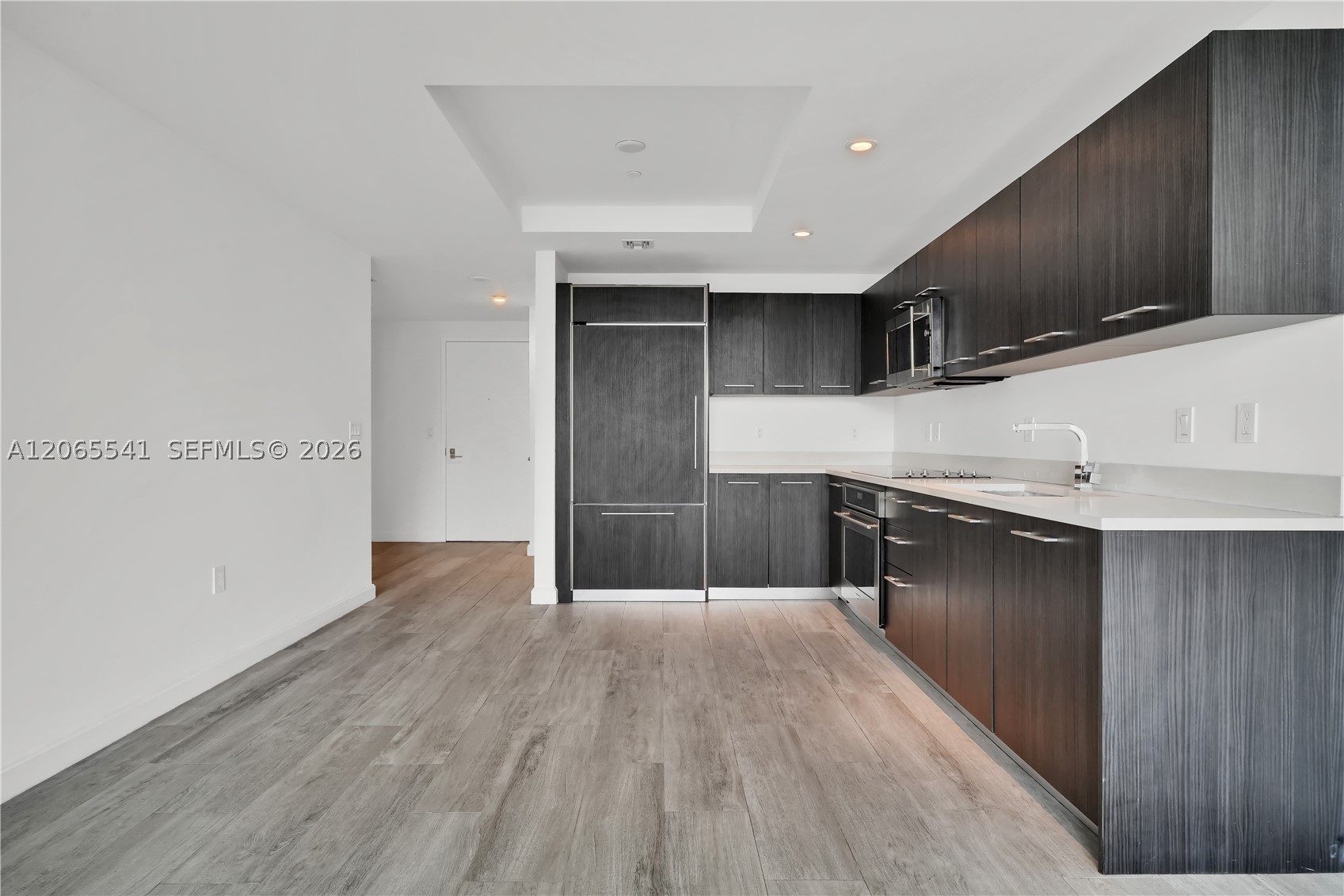 55 SW 9th St #3504, Miami FL 33130