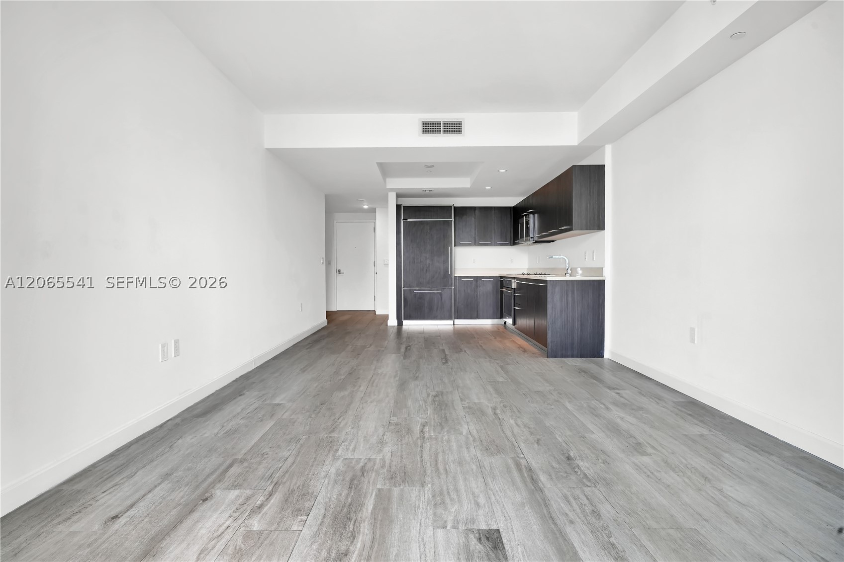 55 SW 9th St #3504, Miami FL 33130