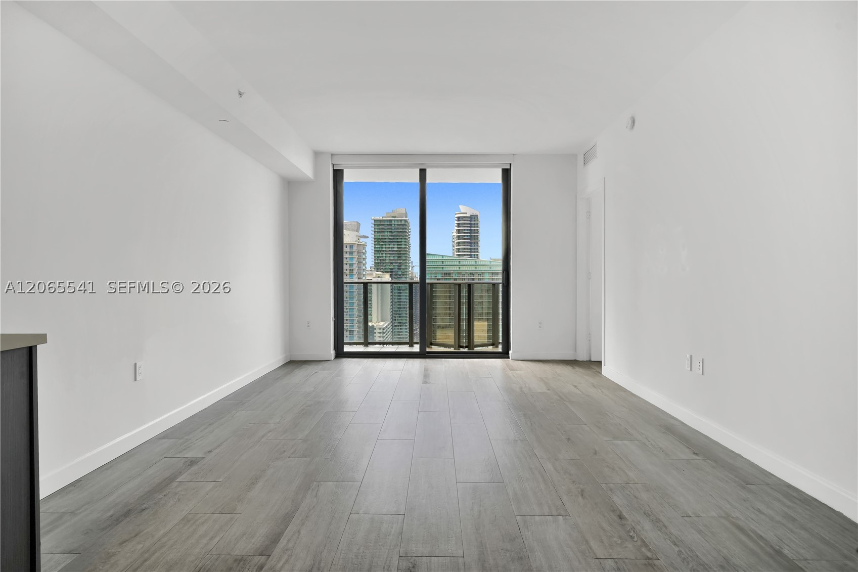 55 SW 9th St #3504, Miami FL 33130