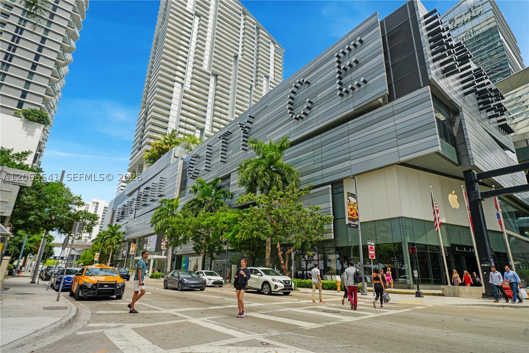 55 SW 9th St #3504, Miami FL 33130
