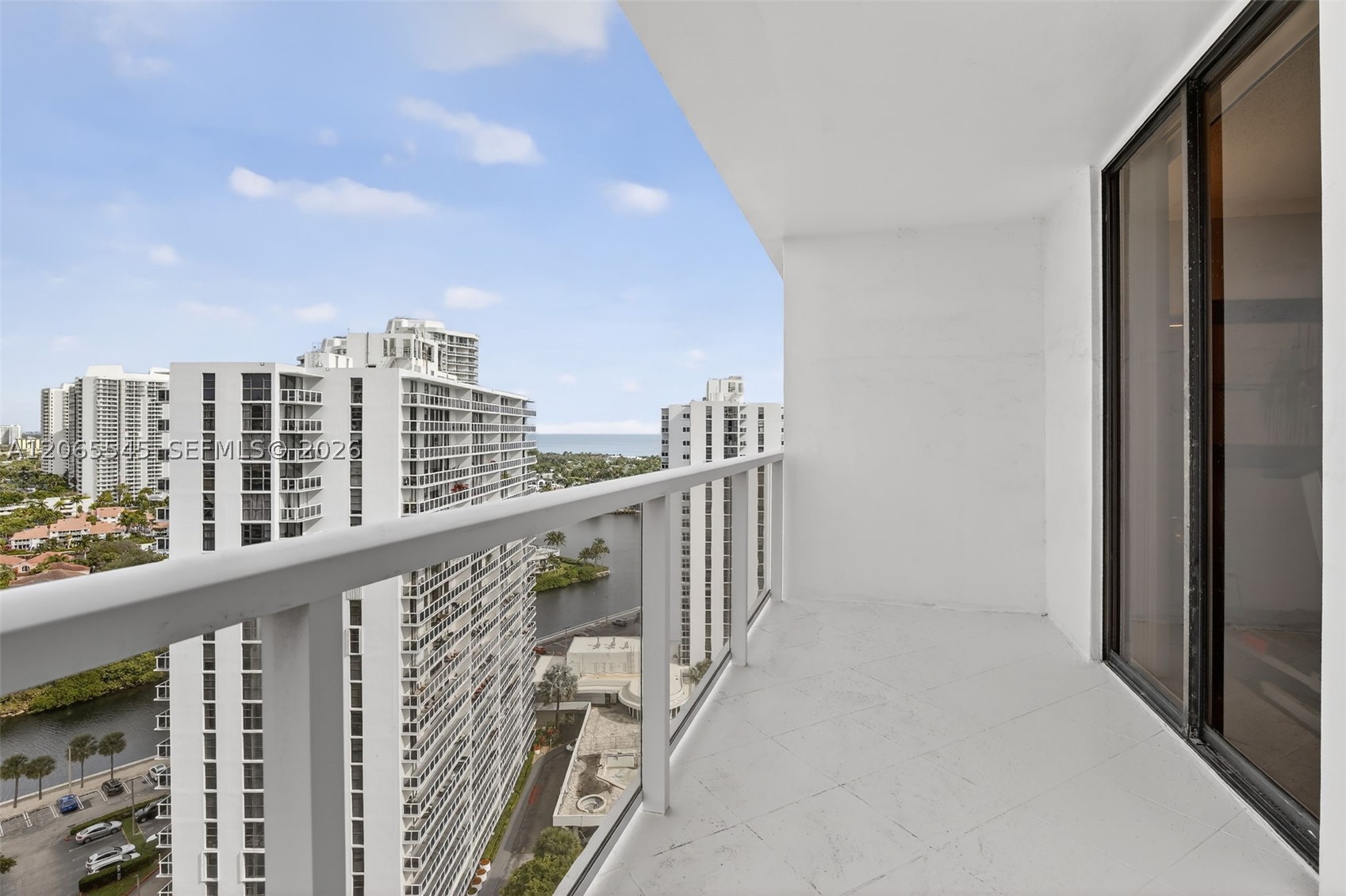 20281 E Country Club Dr #1801, Aventura FL 33180