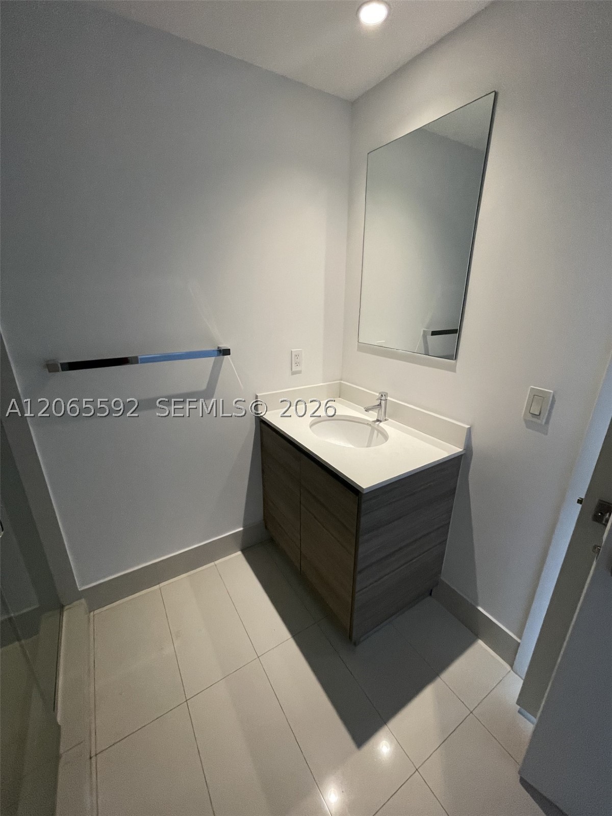 121 NE 34th St #1810, Miami FL 33137