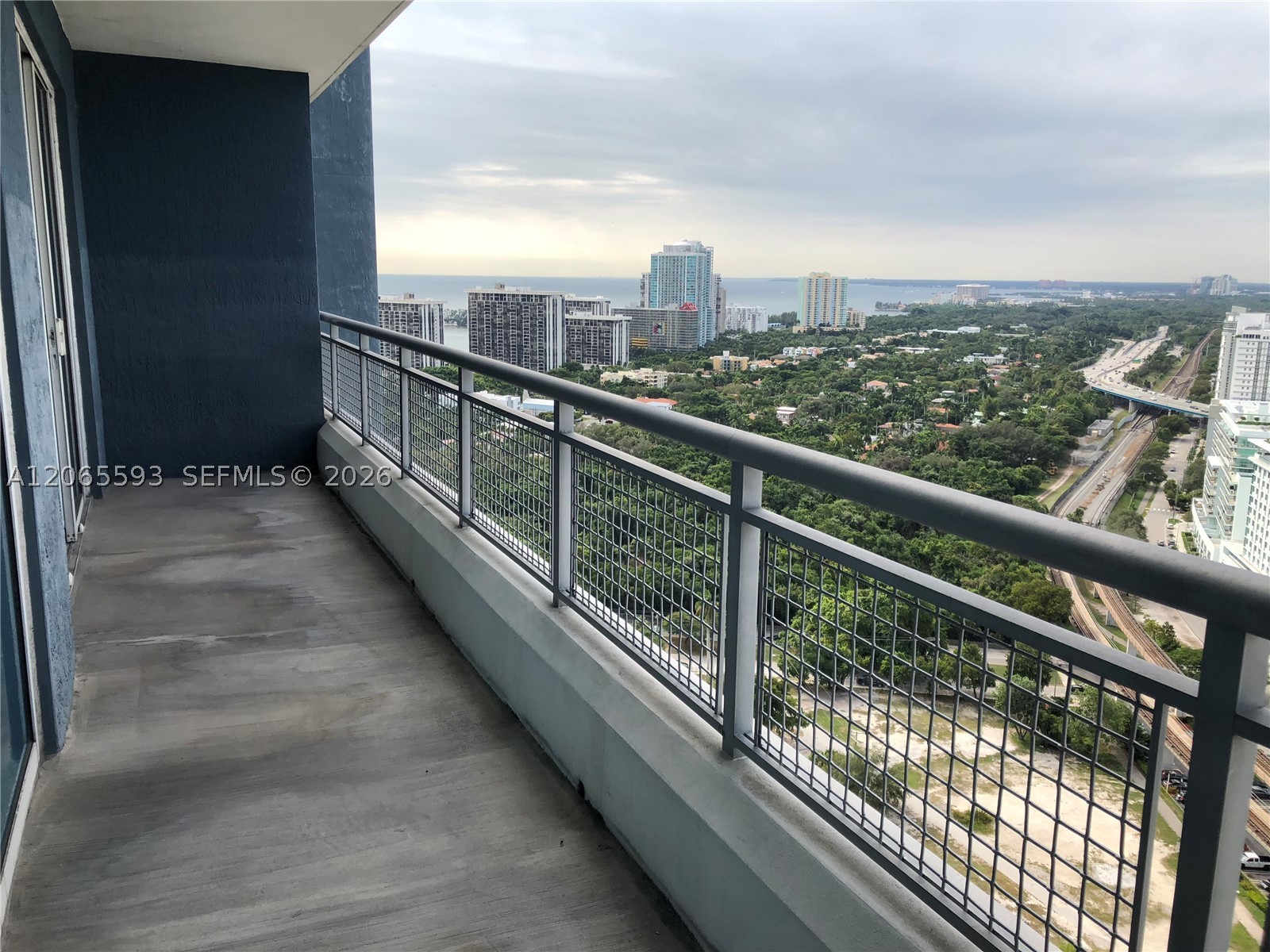 60 SW 13th St #2519, Miami FL 33130