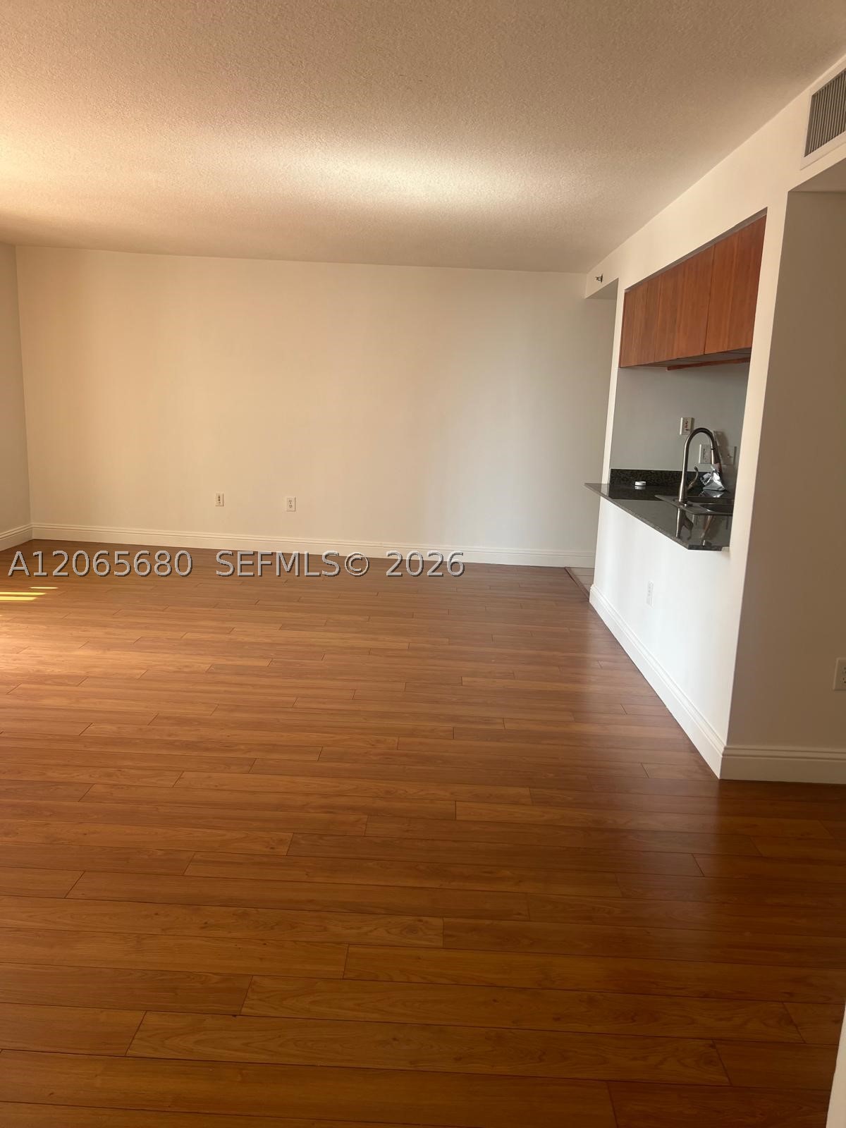 1200 Brickell Bay Dr #2723, Miami FL 33131
