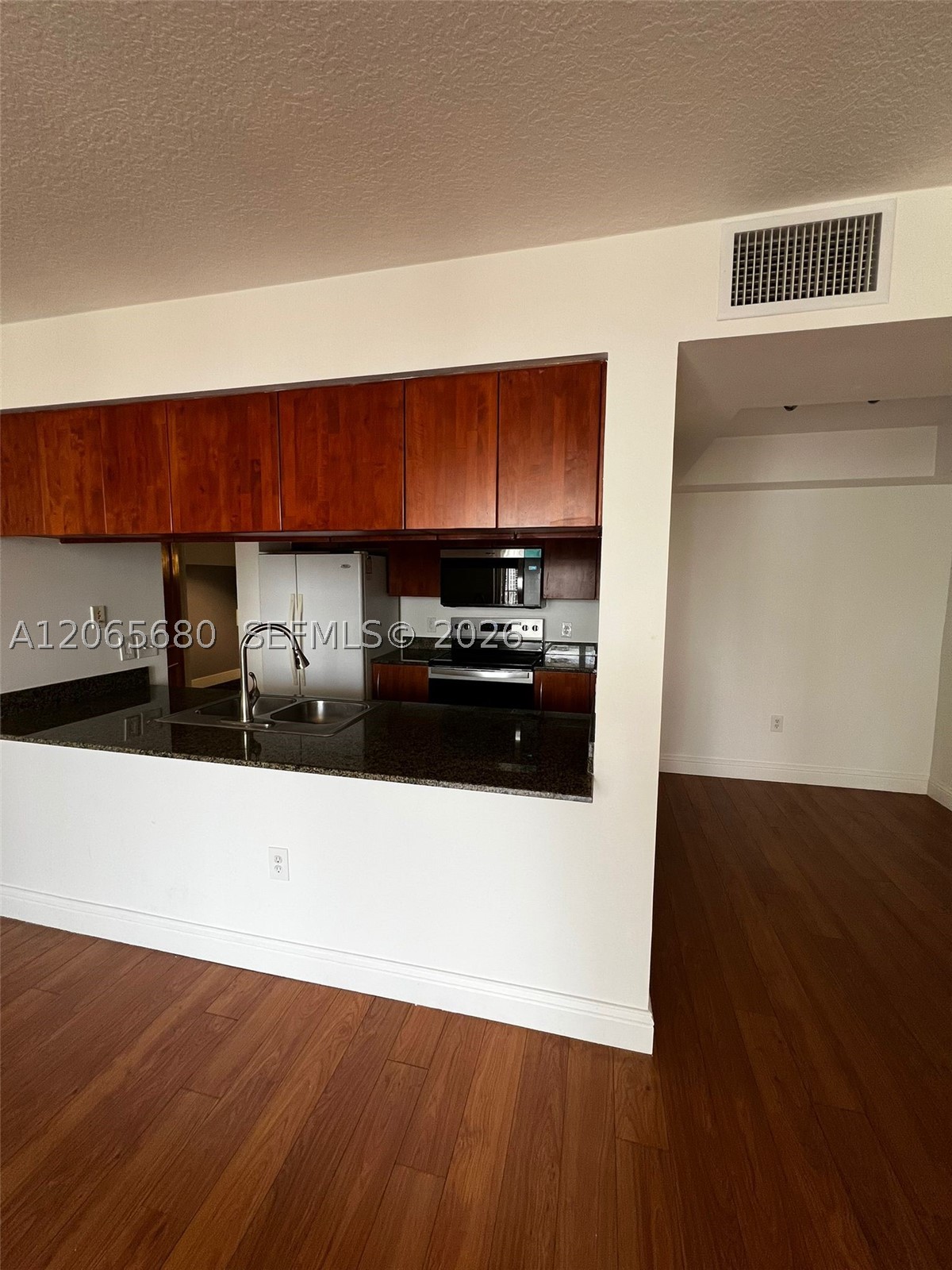 1200 Brickell Bay Dr #2723, Miami FL 33131